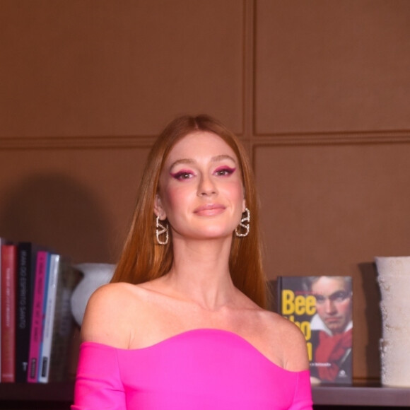 Marina Ruy Barbosa perdeu o anel no meio da festa e ofereceu uma recompensa de R$ 10 mil para quem o encontrasse