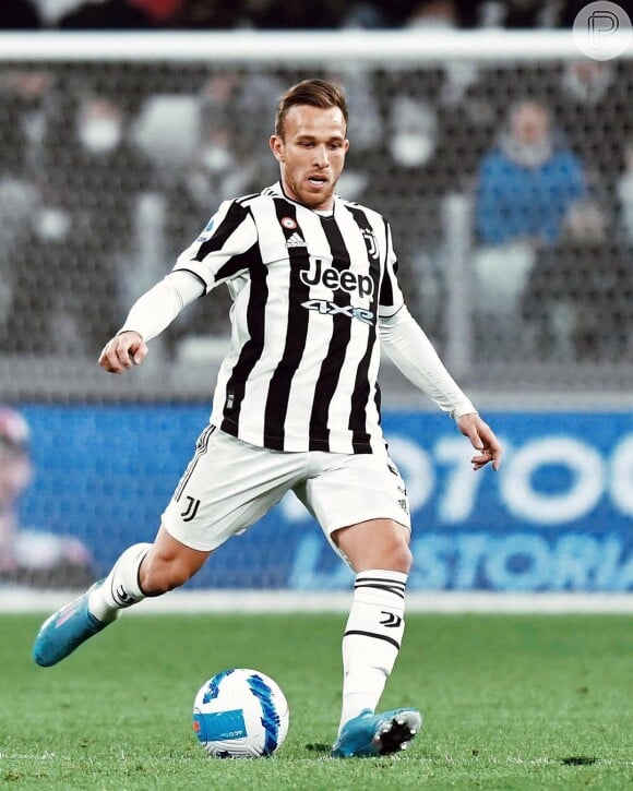 Arthur foi transferido do Barcelona para o Juventus em 2020, por R$ 396 milhões