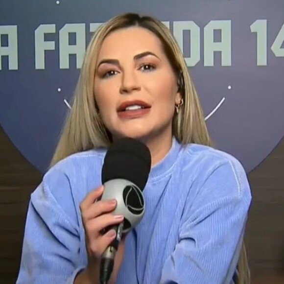 A Fazenda: Deolane Bezerra falou sobre política durante apresentação do elenco