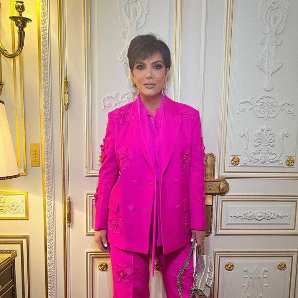 "Descanse em paz, Sua Majestade a Rainha Elizabeth II", escreveu Kris Jenner, no Twitter
 