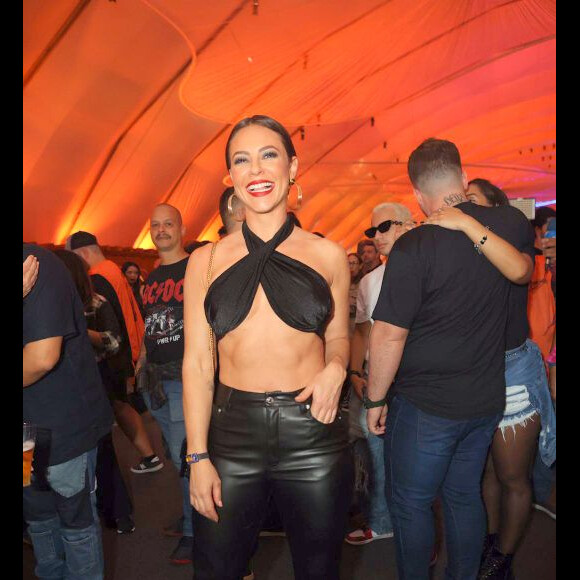 Paolla Oliveira arrasou com a barriga de fora em mais um dia de Rock in Rio