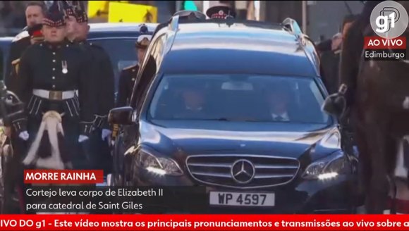 Morte de Rainha Elizabeth II: o caixão de Elizabeth II foi levado em um cortejo oficial do Palácio de Holyroodhouse até a Catedral de Giles