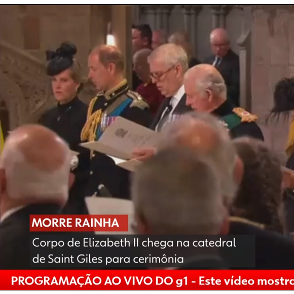 O Rei Charles III e a rainha consorte Camilla acompanharam de perto a missa em homenagem à Rainha Elizabeth II