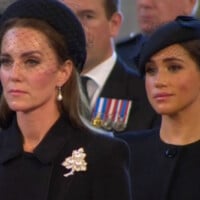 Meghan Markle e Kate Middleton chegam em carros separados para o velório da Rainha Elizabeth II