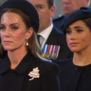 Meghan Markle e Kate Middleton vão separadas para o velório da Rainha 