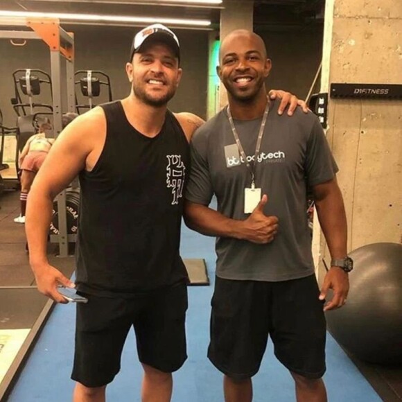 Diogo Nogueira procurou o personal trainer Robinho para se exercitar