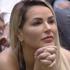 A Fazenda 2022: Deolane disse que fatura mais do que o prêmio do programa e isso incomodou Valentina