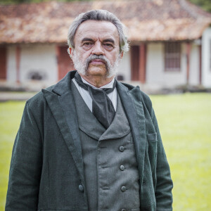 A mãe de uma das supostas vítimas de José Dumont se pronunciou pela primeira vez sobre o caso