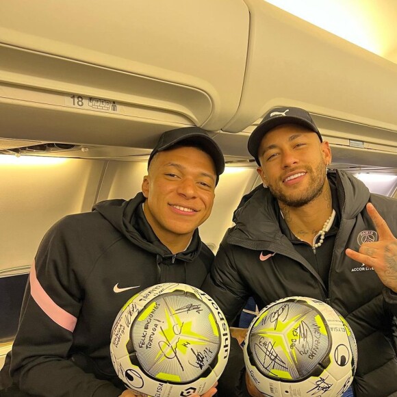 Neymar não gostou após ser perguntado sobre relação com Mbappé após uma partida