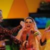 Fernanda 'roubou' o microfone de Claudia Leitte em show da cantora no 'BBB 13'
