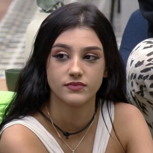 Jenny e Bia estavam sem se falar quando a jovem entrou no reality