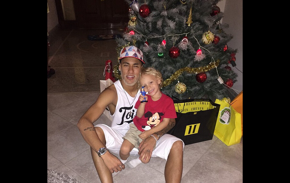 Neymar passa o dia com o filho, Davi Lucca, em Santos: 'Feliz Natal' -  Purepeople