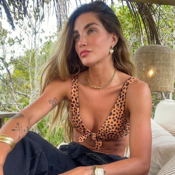 Aline Gotschalg está com paresia parcial na corda vocal direita