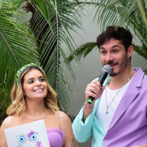 Viih Tube e Eliezer receberam vários ex-BBBs em festa com tema inspirado no reality show