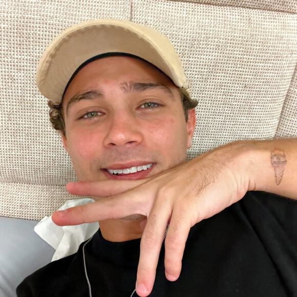 André Luiz Frambach mostrou tatuagem com imagem de um sorvete