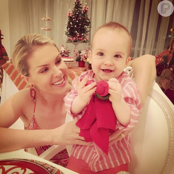 Ana Hickmann gosta de postar os momentos fofos do bebê de 7 meses no Instagram