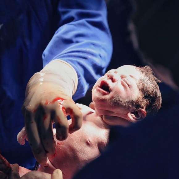 Segunda filha de Virgínia Fonseca e Zé Felipe nasceu com 3,160 kg e 48 cm
 