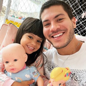 Sophia, filha de Arthur Aguiar, ganhou uma festa com o tema A Pequena Sereia