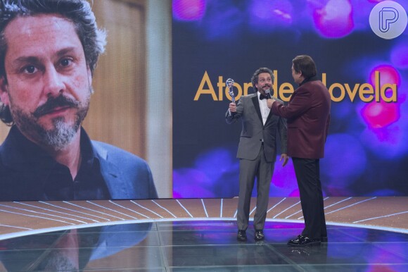Melhores do Ano 2014 premia novela 'Império'. Alexandre Nero leva o troféu de Melhor Ator por seu personagem na trama de Aguinaldo Silva