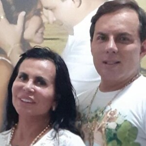 Gretchen e Esdras de Souza renovaram os votos de casamento recentemente
