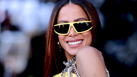 Anitta volta com tudo e promete fazer o 'maior Carnaval de todos os tempos'