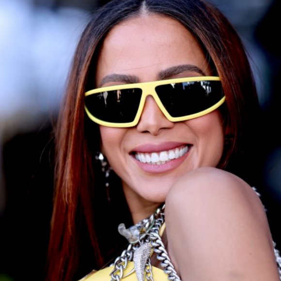 Anitta anuncia 'maior carnaval de todos os tempos'