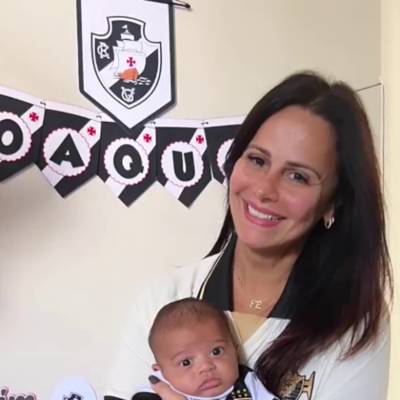 Viviane Araujo se derreteu pelo filho, Joaquim: 'O vascaíno mais lindo desse mundo!'