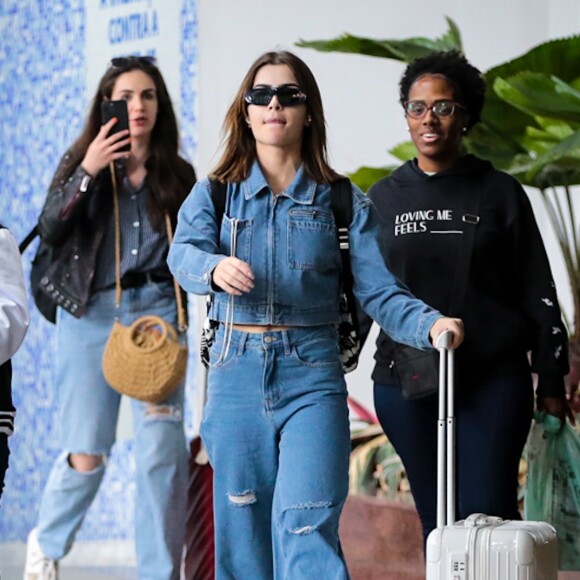 Jaqueta jeans usada por Jade Picon tem modelagem mais curtinha