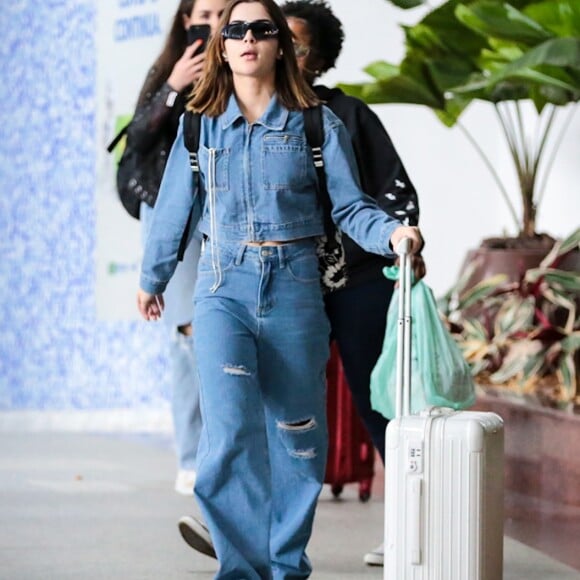 Jeans é um aliado perfeito para aerolook e Jade Picon sabe disso