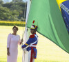 Michelle Bolsonaro teria levado um 'safanão' do enteado, Carlos, depois da derrota de Jair nas eleições presidenciais. Informação é do jornalista Ricardo Noblat