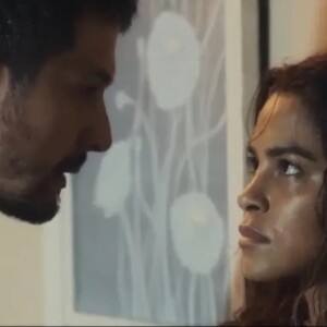 Brisa (Lucy Alves) e Oto (Romulo Estrela) vão se beijar pela primeira vez na novela 'Travessia'