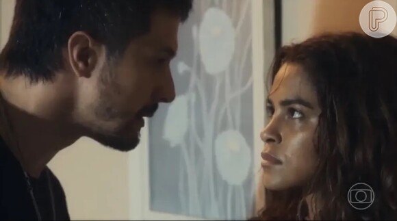 Brisa (Lucy Alves) e Oto (Romulo Estrela) vão se beijar pela primeira vez na novela 'Travessia'