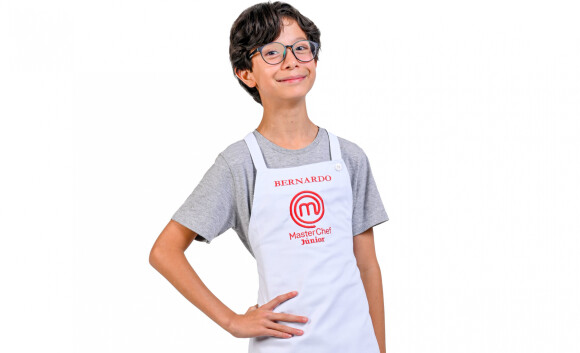 Masterchef Júnior: Bernardo, de 11 anos, e descendente de japoneses e tem orgulho dos costumes e da cultura do país. Gosta de cozinhar massa para a família.