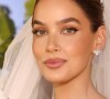 Vestido de noiva clean e minimalista: o look de Marcella Tranchesi prova que menos é mais em casamento