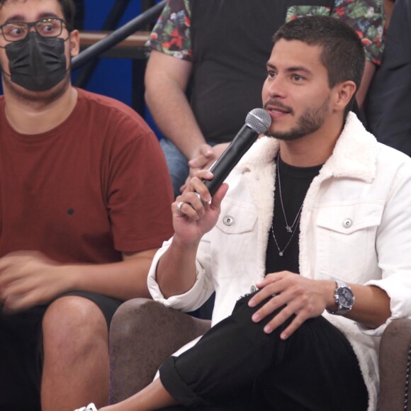 Arthur Aguiar comenta suposta traição de Paulo André no BBB