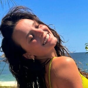 Larissa Manoela valorizou bumbum enxuto em foto