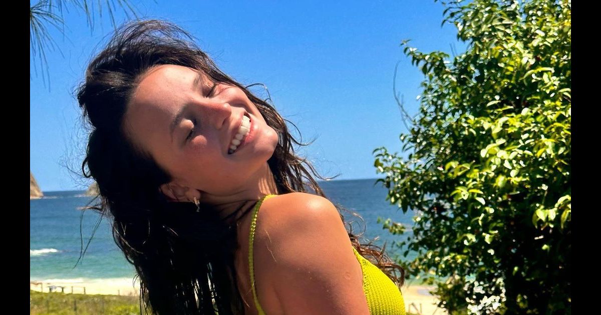 Larissa Manoela valorizou bumbum enxuto em foto - Purepeople