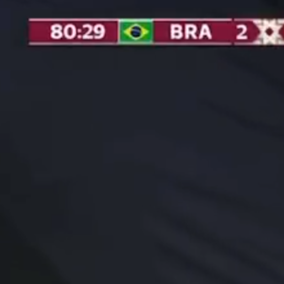 Neymar saiu do campo choanod devido à lesão