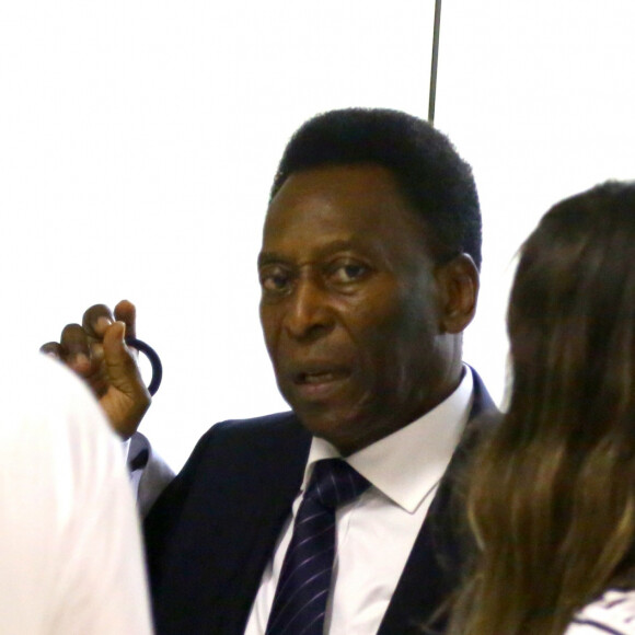 Pelé afirmou que está fazendo 'visita mensal' ao hospital para a continuidade de seus tratamentos