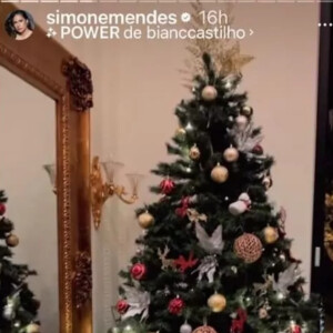Simone Mendes mostrou a árvore de Natal de sua casa nas redes sociais