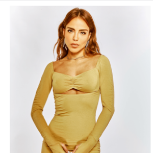 Vestido de Larissa Manoela pode ser comprado em outra cor no site oficial da Fashion Closet