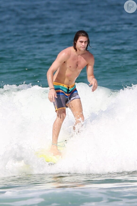 Rafael Vitti é adepto de vários esportes, entre eles, o surf
 
