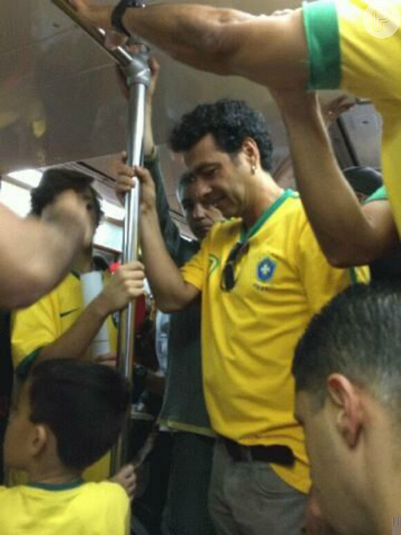 Marcos Palmeira também foi a um jogo da Copa do Mundo usando o metrô do Rio