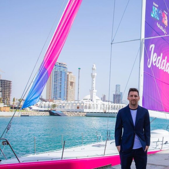 Comentário de Mbappé em foto de Cristiano Ronaldo foi visto como indireta a Messi