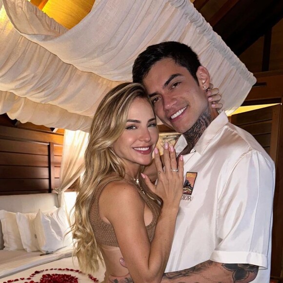 Gabi Martins e Lincoln Lau são oficialmente um casal