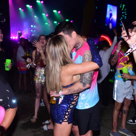 Gabi Martins deu um basta nos comentários negativos que está recebendo após assumir namoro com Lincoln Lau