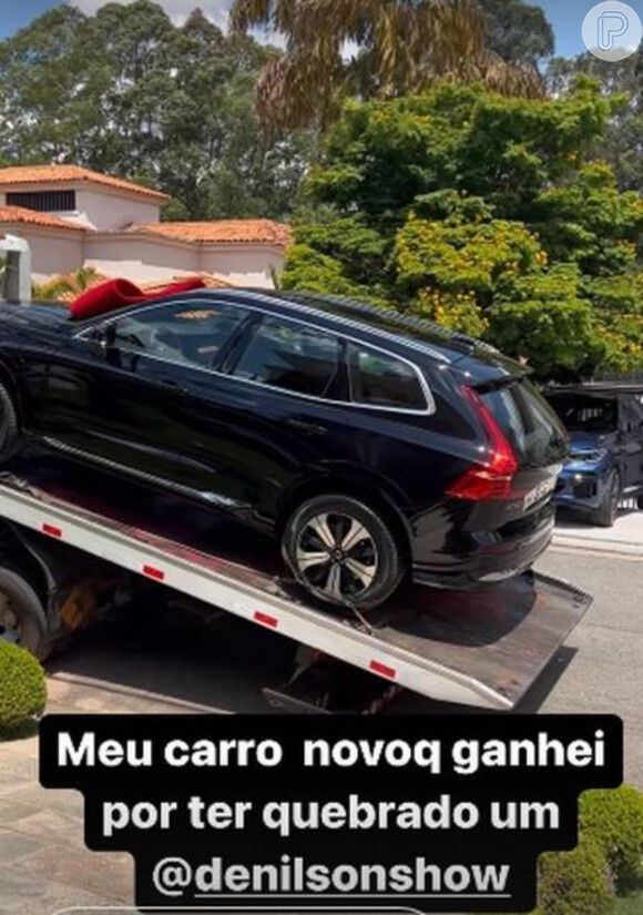 Luciele Camargo mostrou o presente que ganhou do marido: um carro 0km