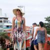 Andressa Urach passeia por Florianópolis após 25 dias de internação