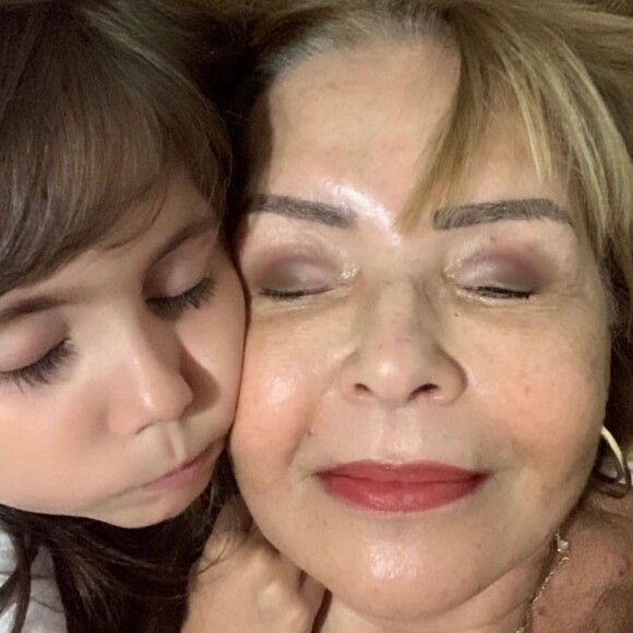'Obrigada por esse legado feminino tão bonito que pude me conectar fortemente junto a passagem de Sofia', disse Emanuelle Araújo