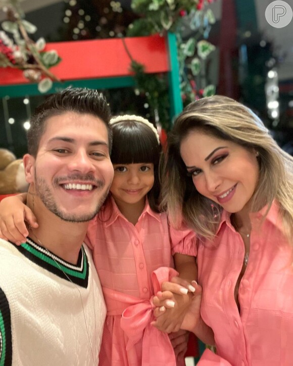 Arthur Aguiar e Maíra Cardi estão separados como casal, mas juntos como pais de Sophia